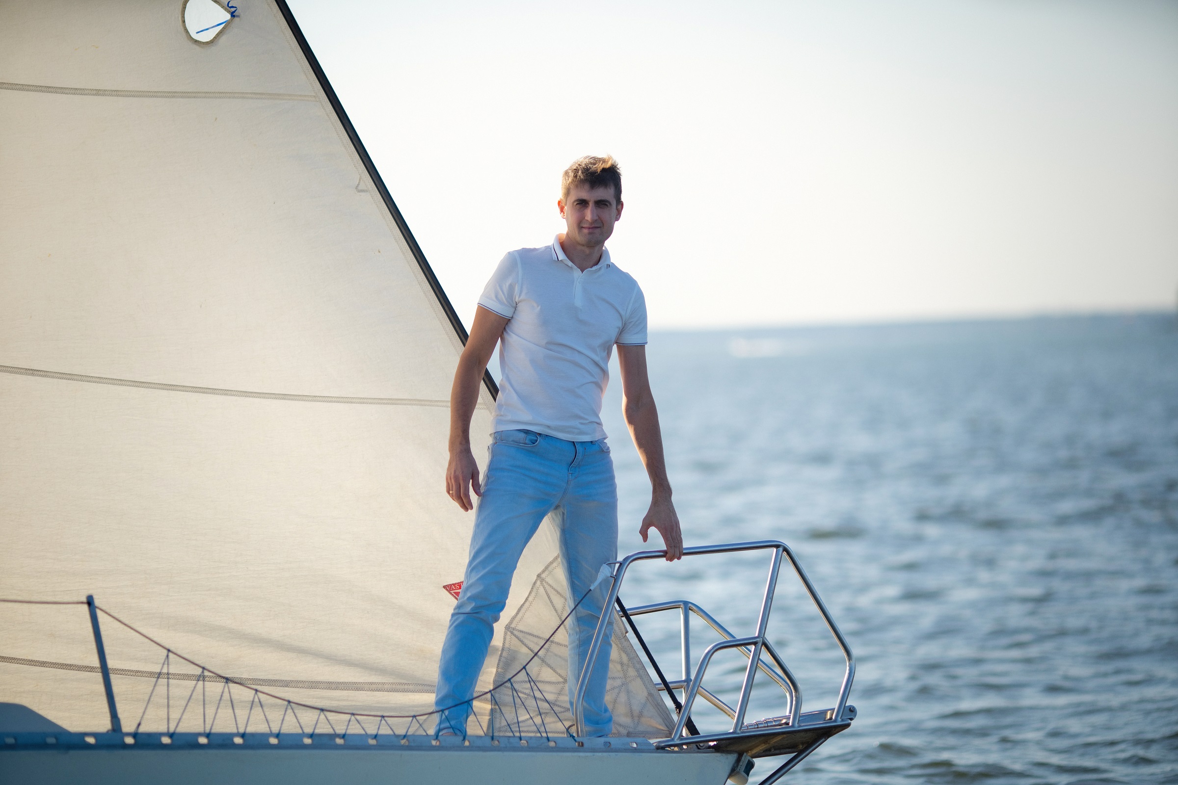 Корпоративная прогулка на нескольких парусных яхтах