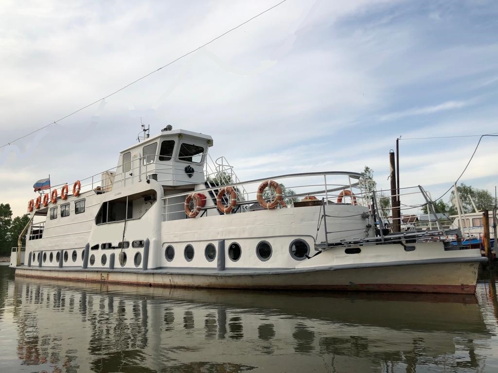 Корпоративная прогулка на нескольких парусных яхтах