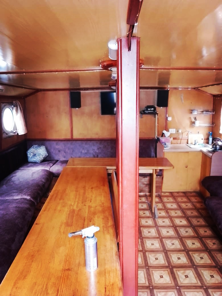 Теплоход Торос.