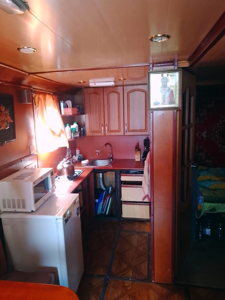 Теплоход Торос.